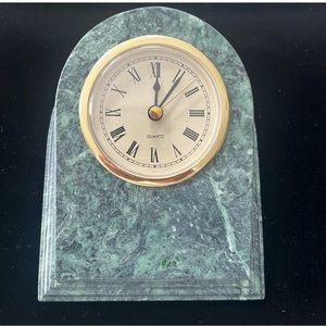 Brand New Elegant Green Clipper Quartz Clock 1lb.